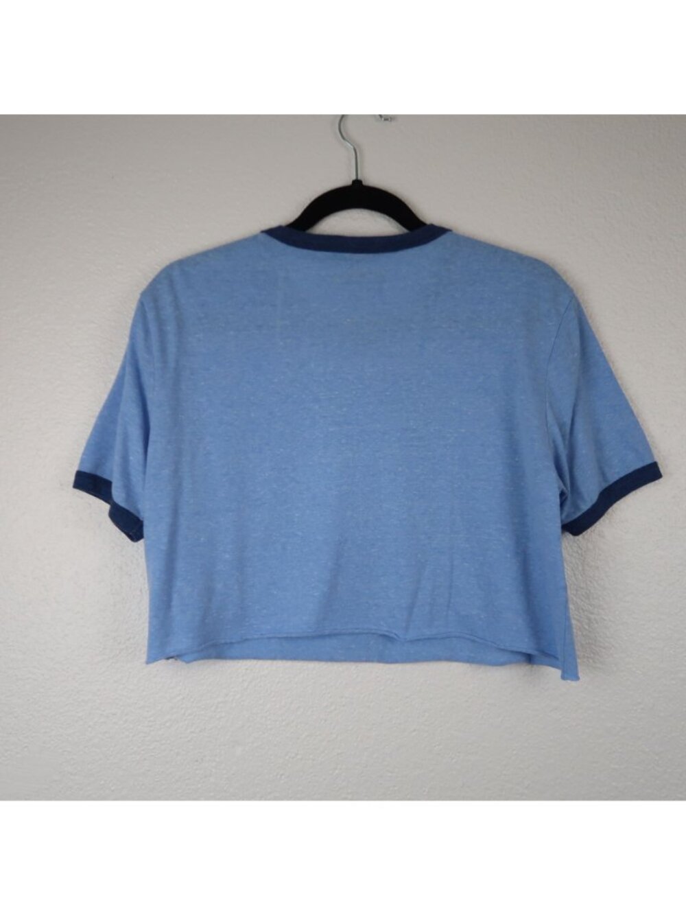 ✨3/$30 Coors Banquet Womens S M Blue Cropped Ringer T-Shirt Vintage Style Top - Picture 3 of 4